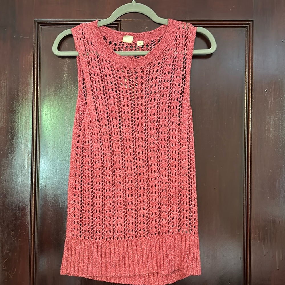 Gap crochet knit sleeveless top